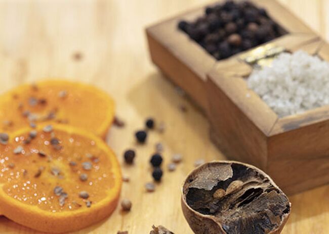 This a a picture of Herbal Citrus Salt, offered by Fromagination.