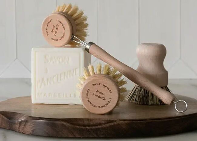 This is a picture of French Kitchen Brushes, offered by Fromagination.