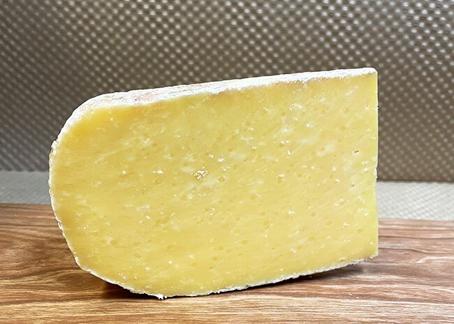 This is a picture of Luna cheese, offered by Fromagination.