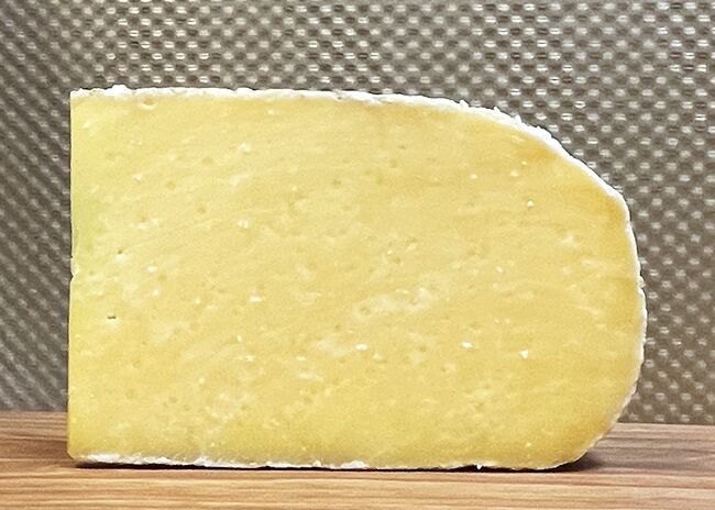 This is a picture of Luna cheese, offered by Fromagination.