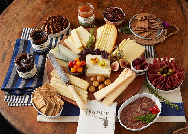 This is a picture of Fromagination's Wisconsin Sampler Gift Set.