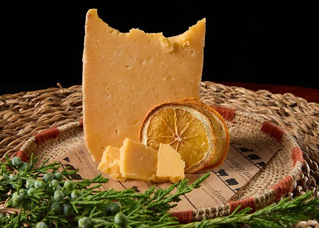 This is a picture of Hill Valley Dairy's Luna cheese, offered by Fromagination.