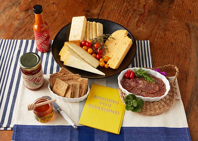 This is a picture of the Queso Picante Gift Set, offered by Fromagination.